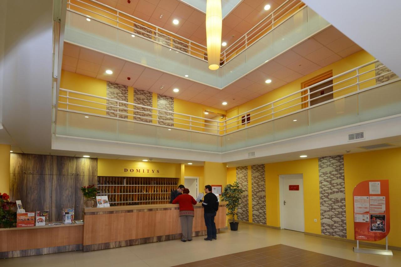 Domitys Les Tours D'Or Aparthotel Perpignan Exteriör bild